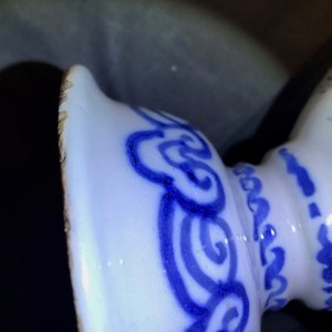 Une paire de vases d'autel en faïence de Delft en bleu et blanc à décor de chinoiserie, fin du 17ème — photo 27