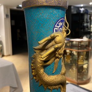 Une paire de vases de forme bouteille en émaux cloisonnés, 19ème — photo 45