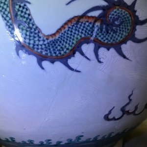 Une paire de vases de forme bouteille en porcelaine de Chine doucai, marque de Qianlong, 19ème — photo 24