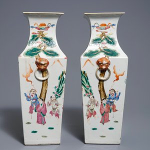 Une paire de vases de forme carré en porcelaine de Chine famille rose, 19ème — photo 4