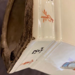 Une paire de vases de forme hexagonale en porcelaine de Chine qianjiang cai, 19/20ème — photo 17