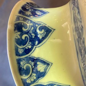 Une paire de vases de forme rouleau en porcelaine de Chine en bleu et blanc, Kangxi — photo 17