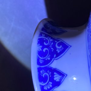 Une paire de vases de forme rouleau en porcelaine de Chine en bleu et blanc, Kangxi — photo 20