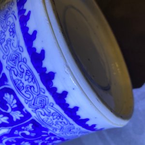 Une paire de vases de forme rouleau en porcelaine de Chine en bleu et blanc, Kangxi — photo 23