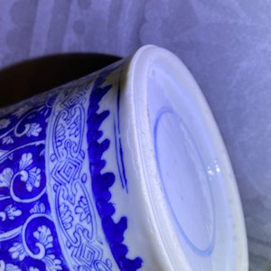 Une paire de vases de forme rouleau en porcelaine de Chine en bleu et blanc, Kangxi — photo 24