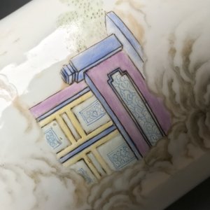 Une paire de vases de forme rouleau en porcelaine de Chine famille rose, 20ème — photo 8