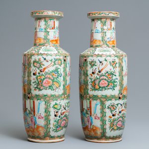 Une paire de vases de forme rouleau en porcelaine de Chine famille rose de Canton, 19ème — photo 4