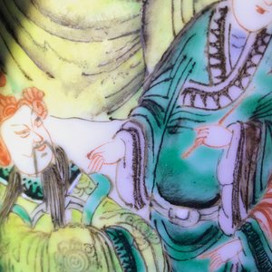 Une paire de vases de forme rouleau en porcelaine de Chine famille verte, 19ème — photo 12