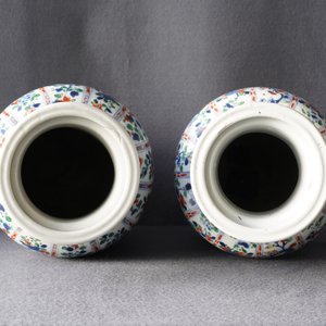 Une paire de vases de forme rouleau en porcelaine de Chine famille verte, Kangxi — photo 9
