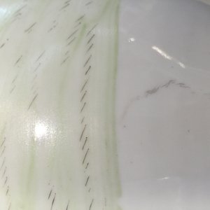 Une paire de vases de forme tianqiuping en porcelaine de Chine famille rose, 20ème — photo 7