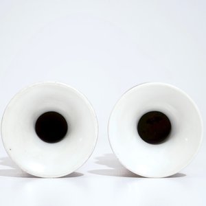 Une paire de vases de forme triple gourde en porcelaine de Chine famille verte, 19ème — photo 5