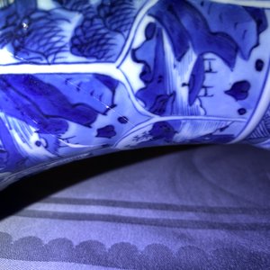 Une paire de vases de forme yenyen en porcelaine de Chine en bleu et blanc, Kangxi — photo 20