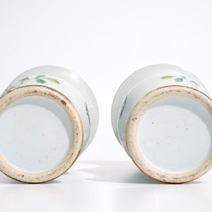Une paire de vases de forme yenyen en porcelaine de Chine famille rose, 19ème — photo 5