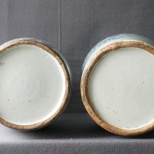 Une paire de vases de forme yenyen et deux vases aux fonds céladon en porcelaine de Chine, 19ème — photo 11