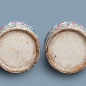 Une paire de vases de taille exceptionelle en porcelaine de Chine famille rose, 19ème — photo 10
