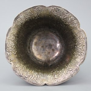 Une paire de vases en argent, Singapour ou Cambodge, vers 1900 — photo 3
