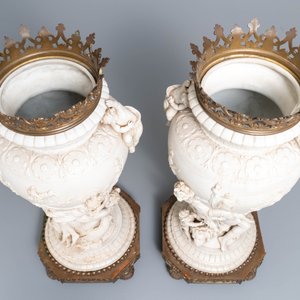 Une paire de vases en biscuit aux montures en bronze, signés Jammes, France, 19ème — photo 5