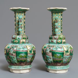 Une paire de vases en biscuit émaillé vert, Kangxi — photo 4