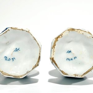 Une paire de vases en faïence de Delft bleu et blanc, 17ème — photo 7