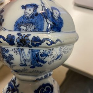Une paire de vases en faïence de Delft en bleu et blanc à décor de chinoiserie, fin du 17ème — photo 20