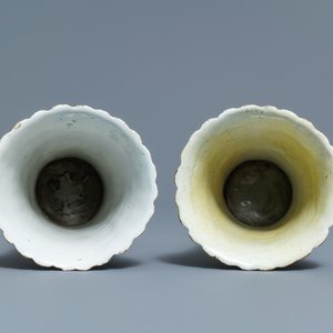 Une paire de vases en faïence de Delft en palette cachemire, début du 18ème — photo 5