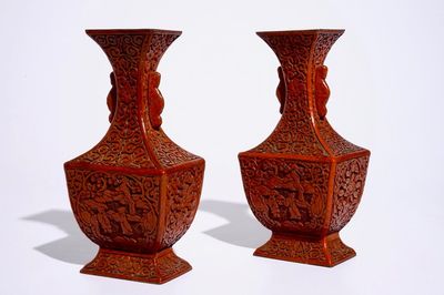 Une paire de vases en laque rouge sculptée, Chine, 19ème