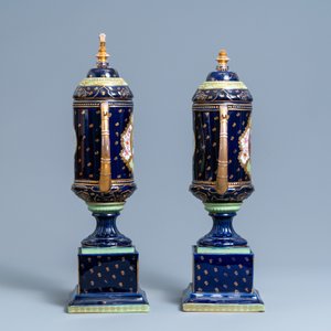 Une paire de vases en porcelaine dans le style de Sèvres, prob. Samson, Paris, 19ème — photo 2