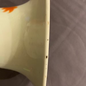 Une paire de vases en porcelaine de Chine à décor de lions bouddhistes en rouge de fer, 19/20ème — photo 10