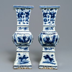 Une paire de vases en porcelaine de Chine bleu et blanc, 19ème — photo 3