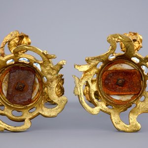 Une paire de vases en porcelaine de Chine bleu et blanc aux montures de candelabres en bronze ormolu, Kangxi — photo 5