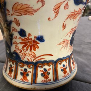 Une paire de vases en porcelaine de Chine de style Imari, Kangxi — photo 12