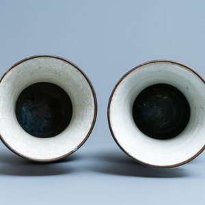 Une paire de vases en porcelaine de Chine dite 'de Nankin' à décor de Li Tieguai, 19ème — photo 5