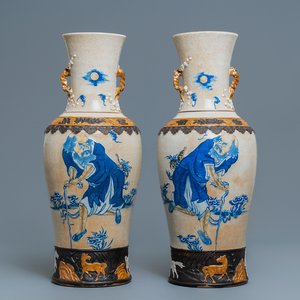 Une paire de vases en porcelaine de Chine dite 'de Nankin' figurant Li Tieguai, 19ème — photo 1