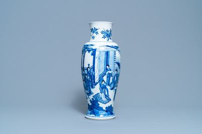 Une paire de vases en porcelaine de Chine en bleu et blanc à décor de musiciennes et de danseuses, Kangxi