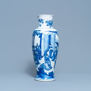 Une paire de vases en porcelaine de Chine en bleu et blanc à décor de musiciennes et de danseuses, Kangxi — photo 1
