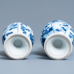 Une paire de vases en porcelaine de Chine en bleu et blanc aux anses en forme de tête d'éléphant, Kangxi — photo 6
