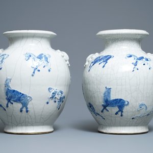 Une paire de vases en porcelaine de Chine en bleu et blanc dite 'de Nankin', 19ème — photo 3