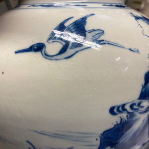 Une paire de vases en porcelaine de Chine en bleu et blanc, Kangxi — photo 25