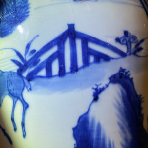 Une paire de vases en porcelaine de Chine en bleu et blanc, Kangxi — photo 35