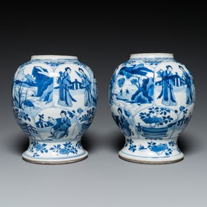 Une paire de vases en porcelaine de Chine en bleu et blanc, Kangxi — photo 4