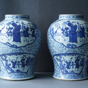 Une paire de vases en porcelaine de Chine en bleu et blanc, marque de Chenghua, 19ème — photo 8