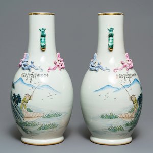 Une paire de vases en porcelaine de Chine famille rose, 19/20ème — photo 2