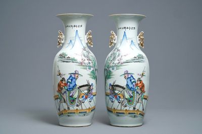 Une paire de vases en porcelaine de Chine famille rose, 19/20ème