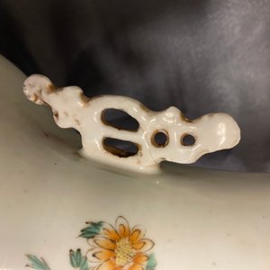 Une paire de vases en porcelaine de Chine famille rose, 19/20ème — photo 9