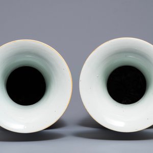 Une paire de vases en porcelaine de Chine famille rose, 19/20ème — photo 5