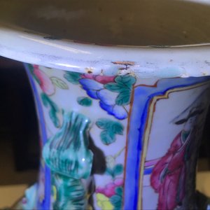 Une paire de vases en porcelaine de Chine famille rose, 19ème — photo 10