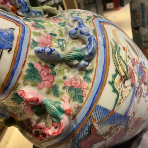 Une paire de vases en porcelaine de Chine famille rose, 19ème — photo 10
