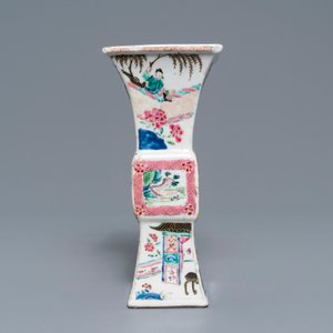 Une paire de vases en porcelaine de Chine famille rose à décor de 'La Romance de la chambre de l'ouest', Yongzheng — photo 8