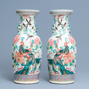 Une paire de vases en porcelaine de Chine famille rose à décor d'oiseaux, 19ème — photo 3