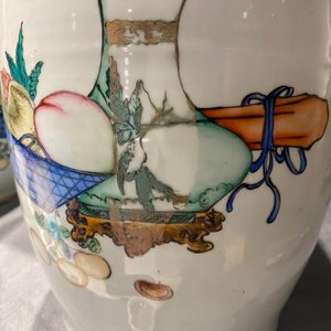 Une paire de vases en porcelaine de Chine famille rose à double décor, 19/20ème — photo 12